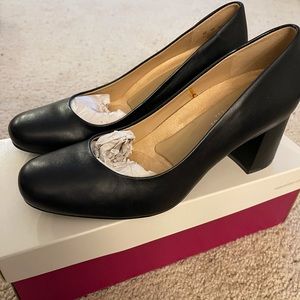 Naturalizer Whitney Black Pump